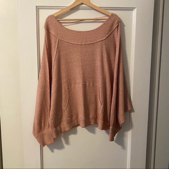 Free People Tops - Free people waffle top w a POCKET!